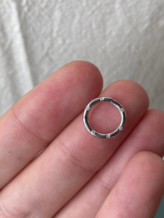 14kt WG diamond circle click connector