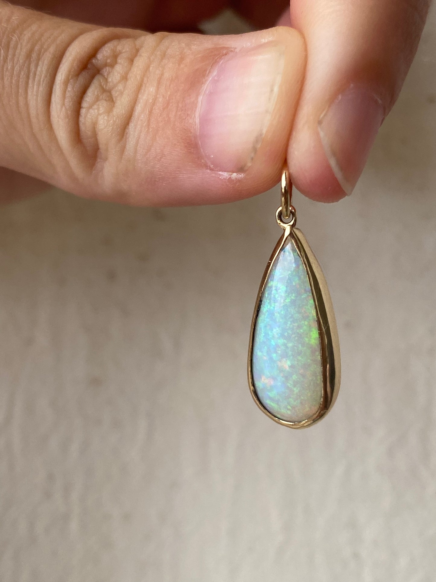 14kt 3.86ctw opal pendant