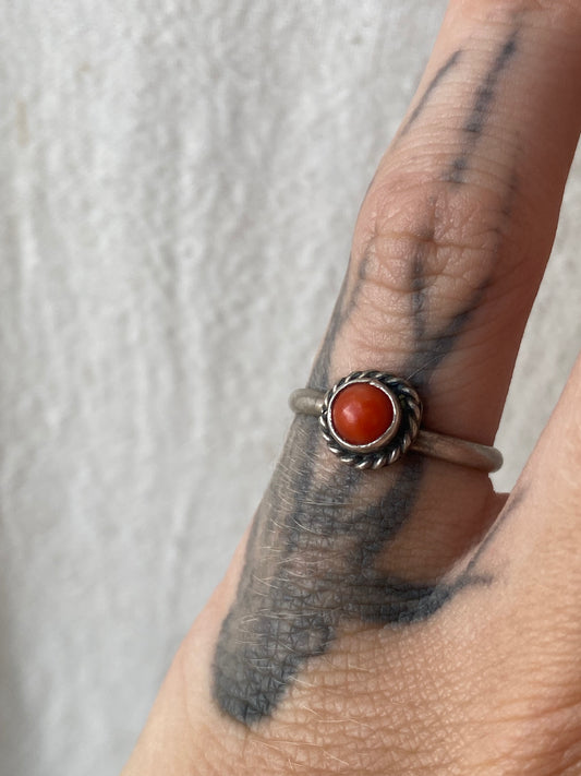 925 vintatge coral ring