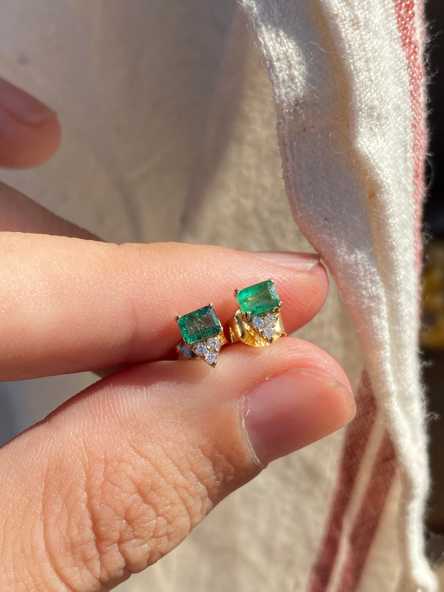 14kt emerald diamond studs