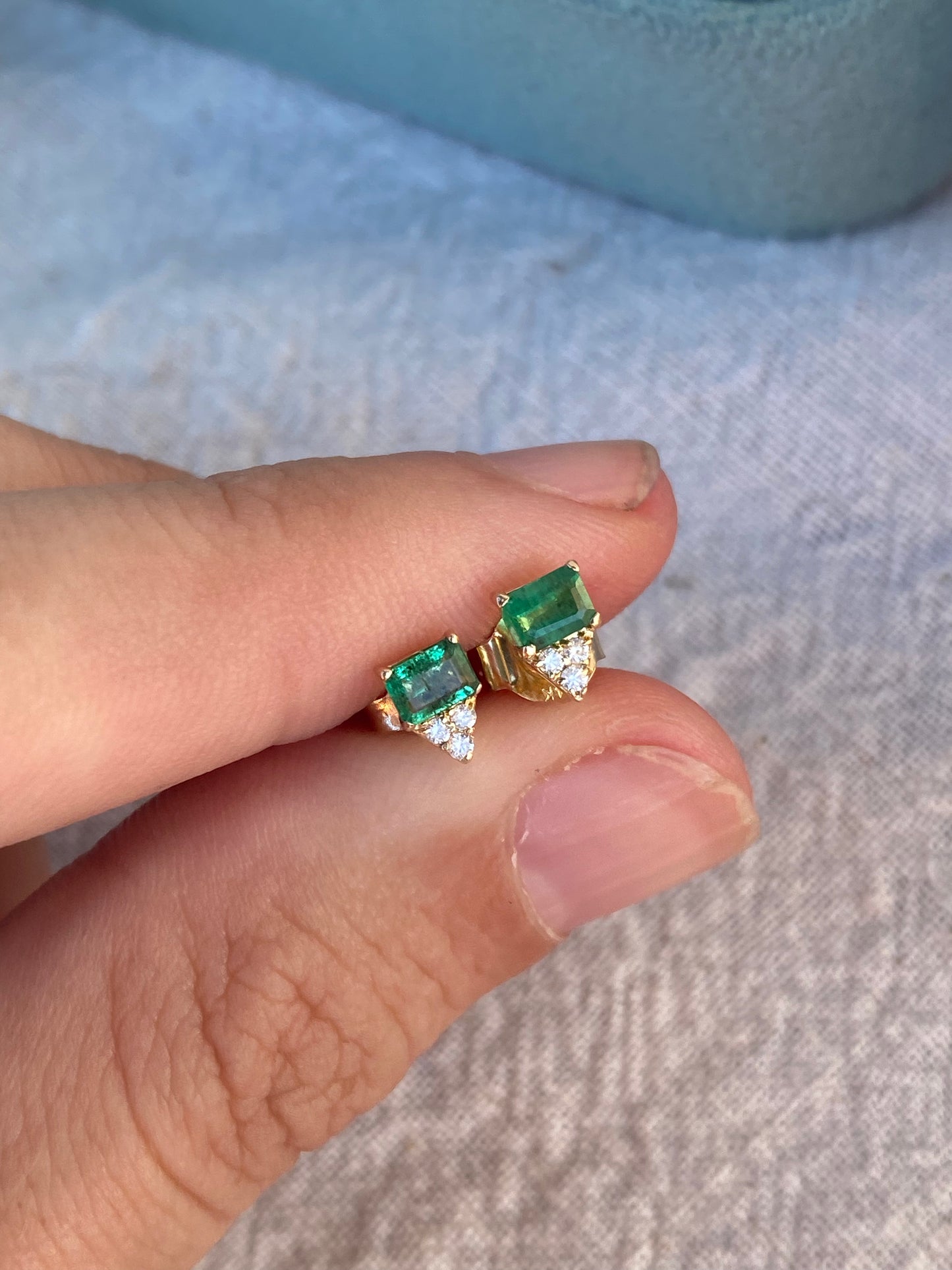 14kt emerald diamond studs