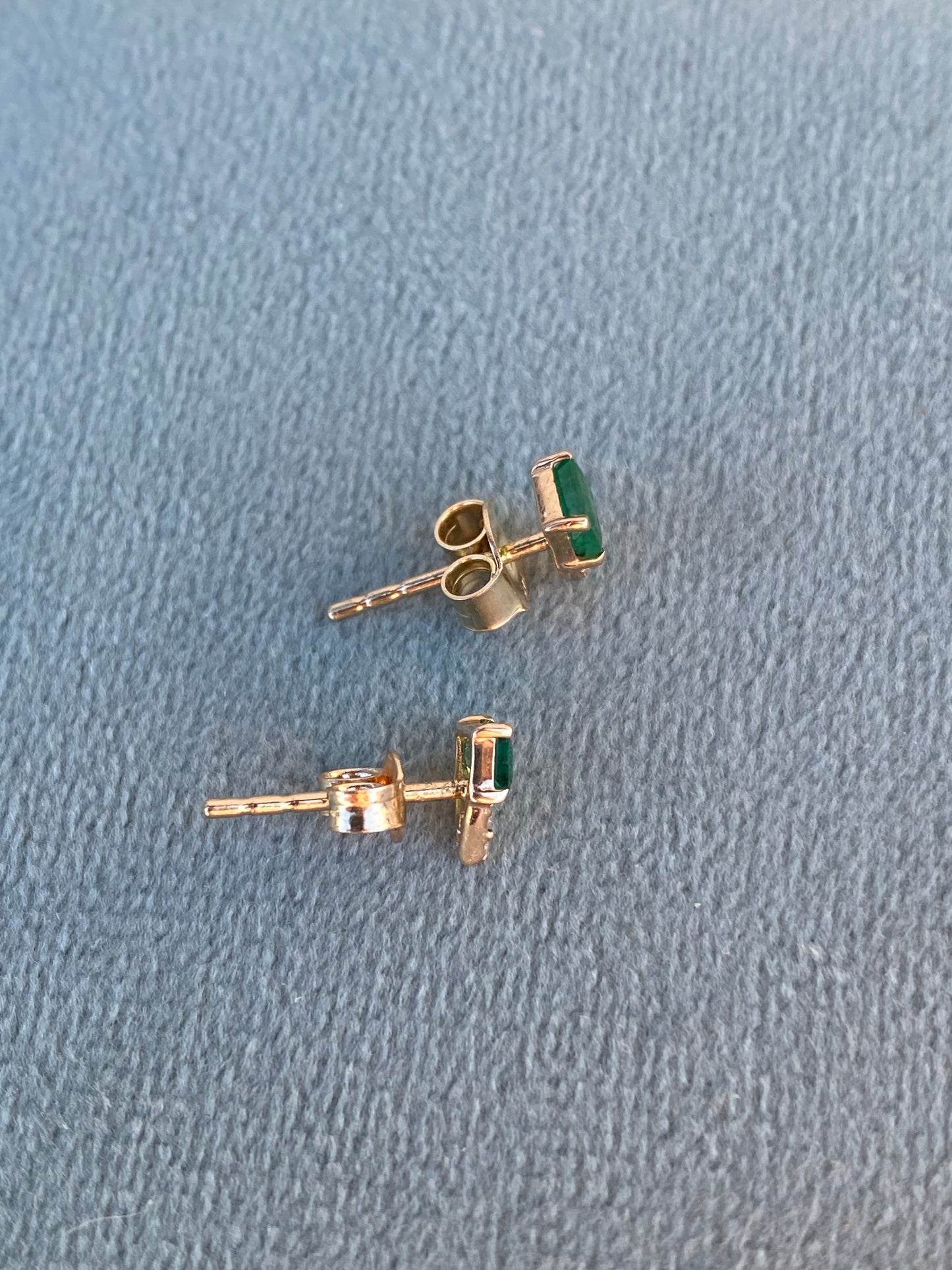 14kt emerald diamond studs