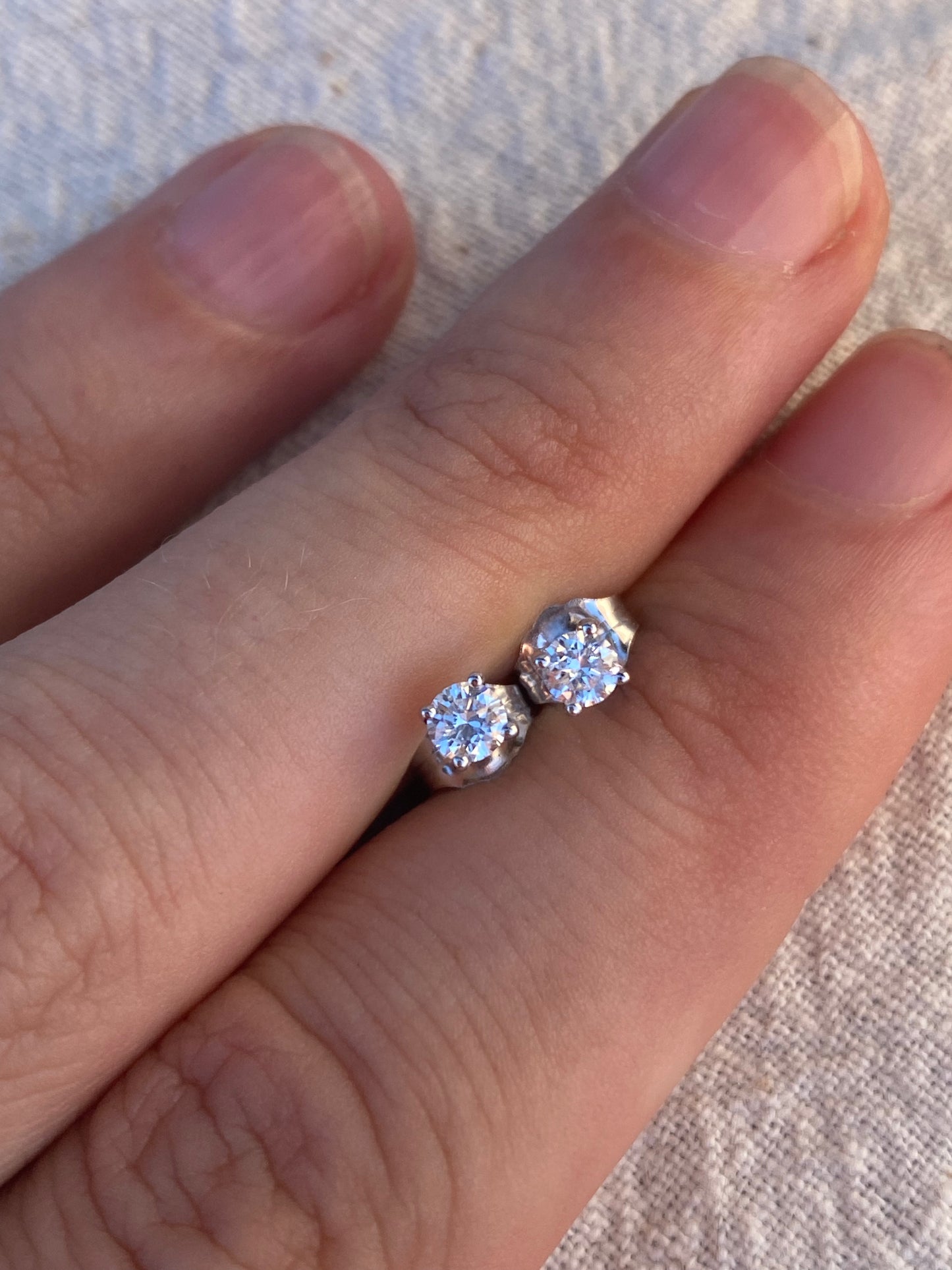 14kt .20ctw diamond studs