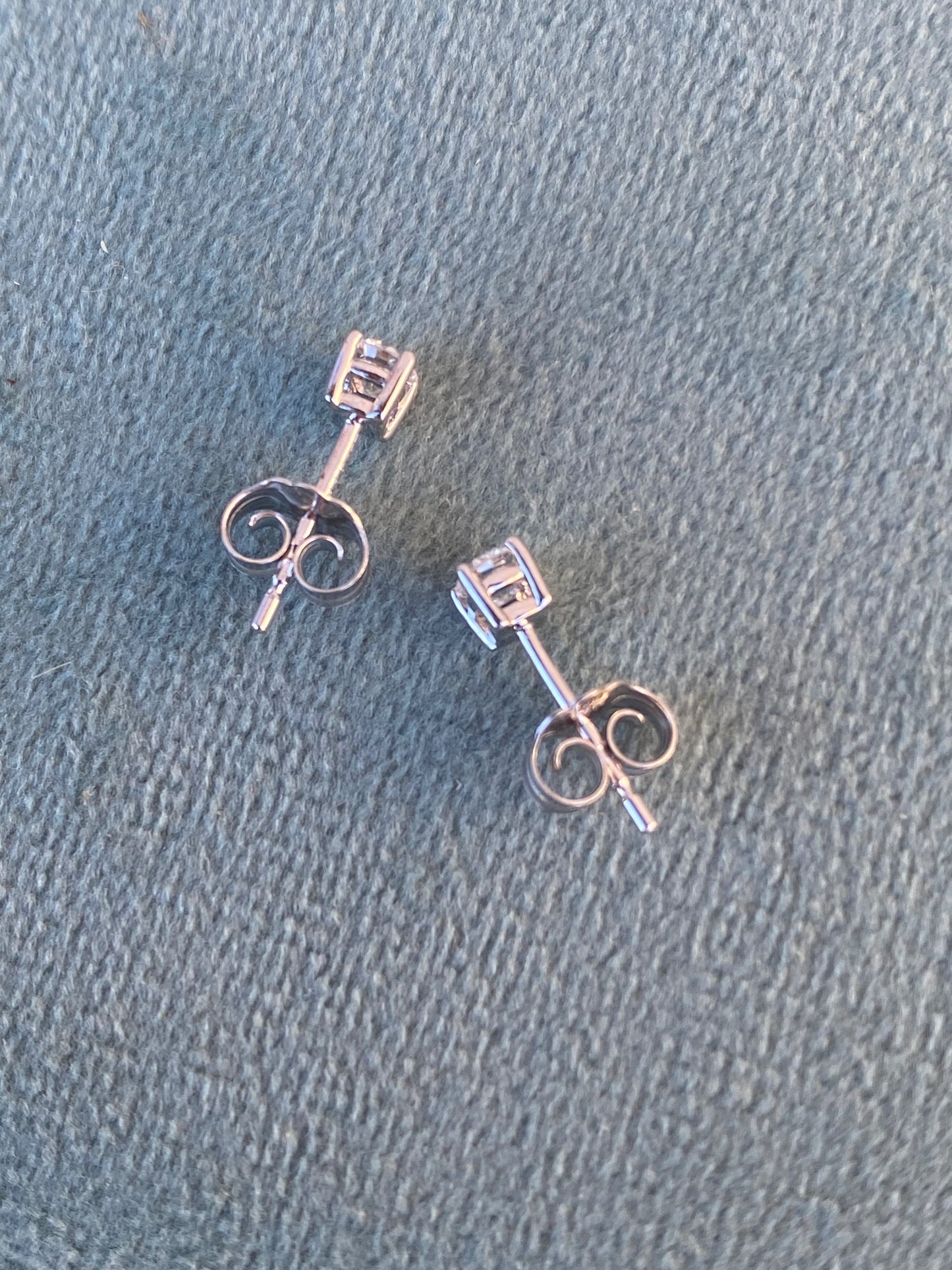 14kt .20ctw diamond studs