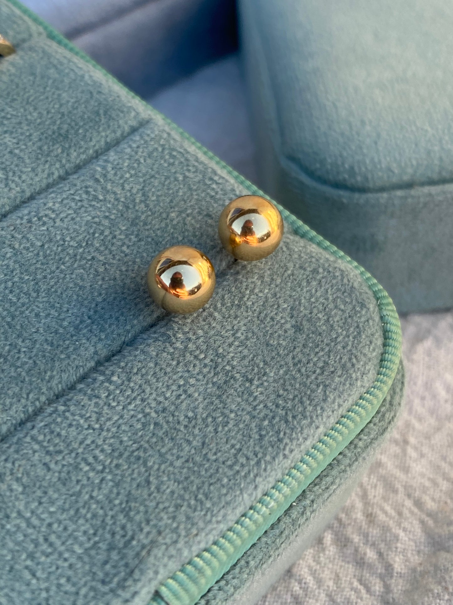 14kt vintage ball studs