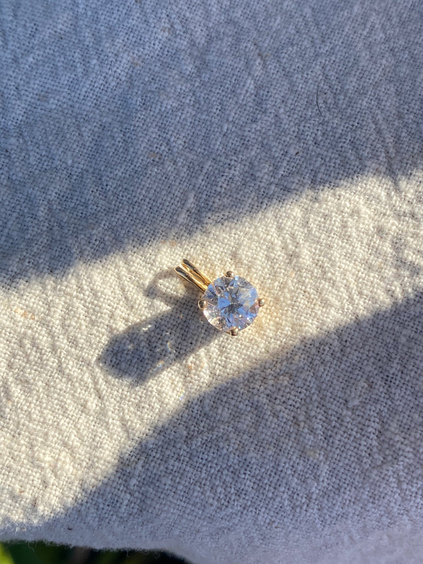 14kt cz pendant
