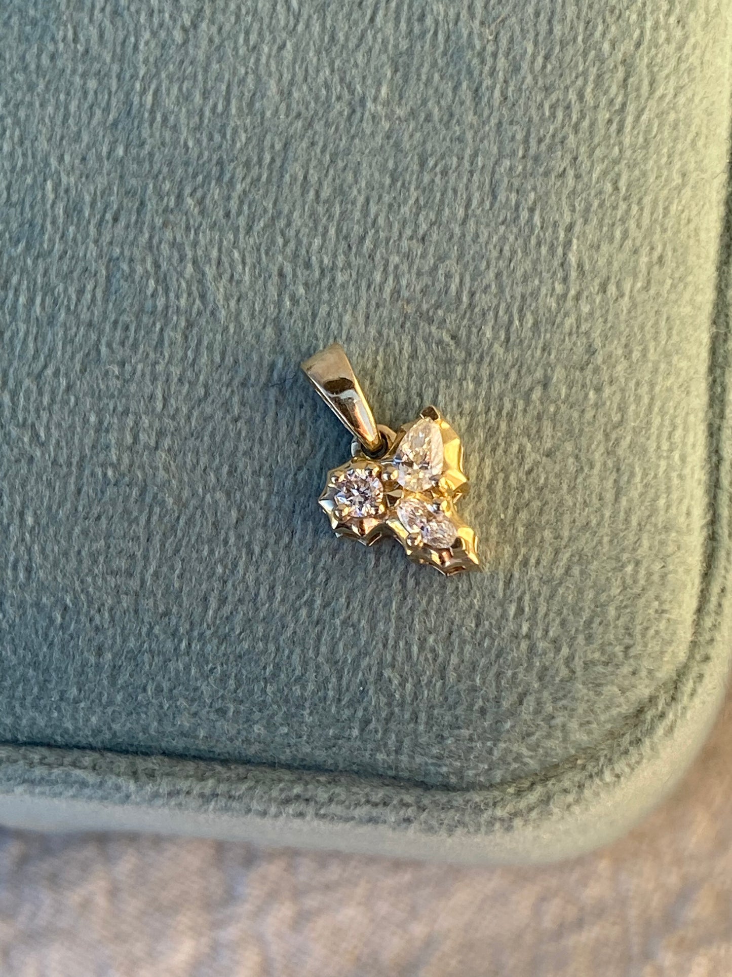 14kt .20ctw diamond trio cluster