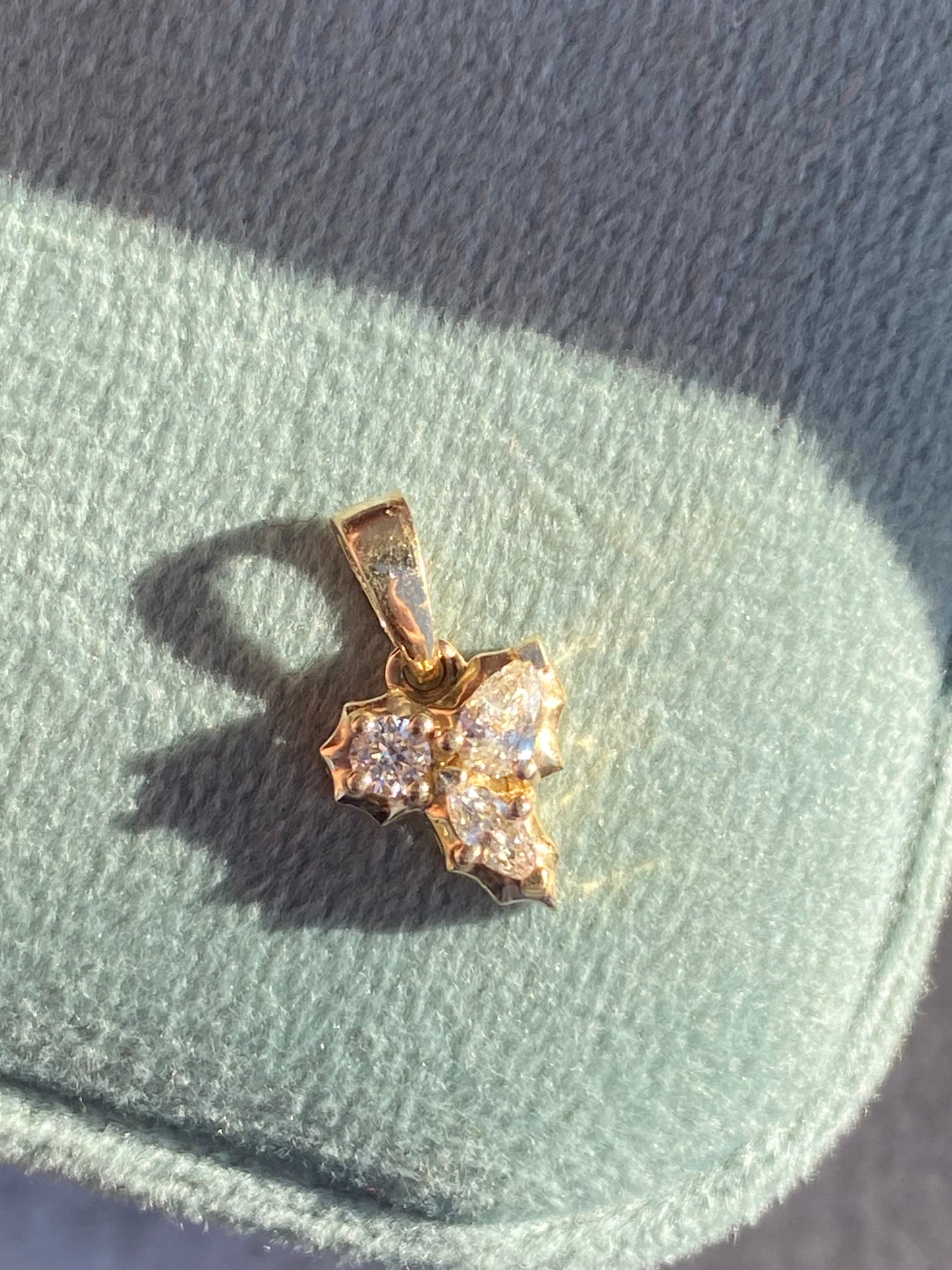 14kt .20ctw diamond trio cluster
