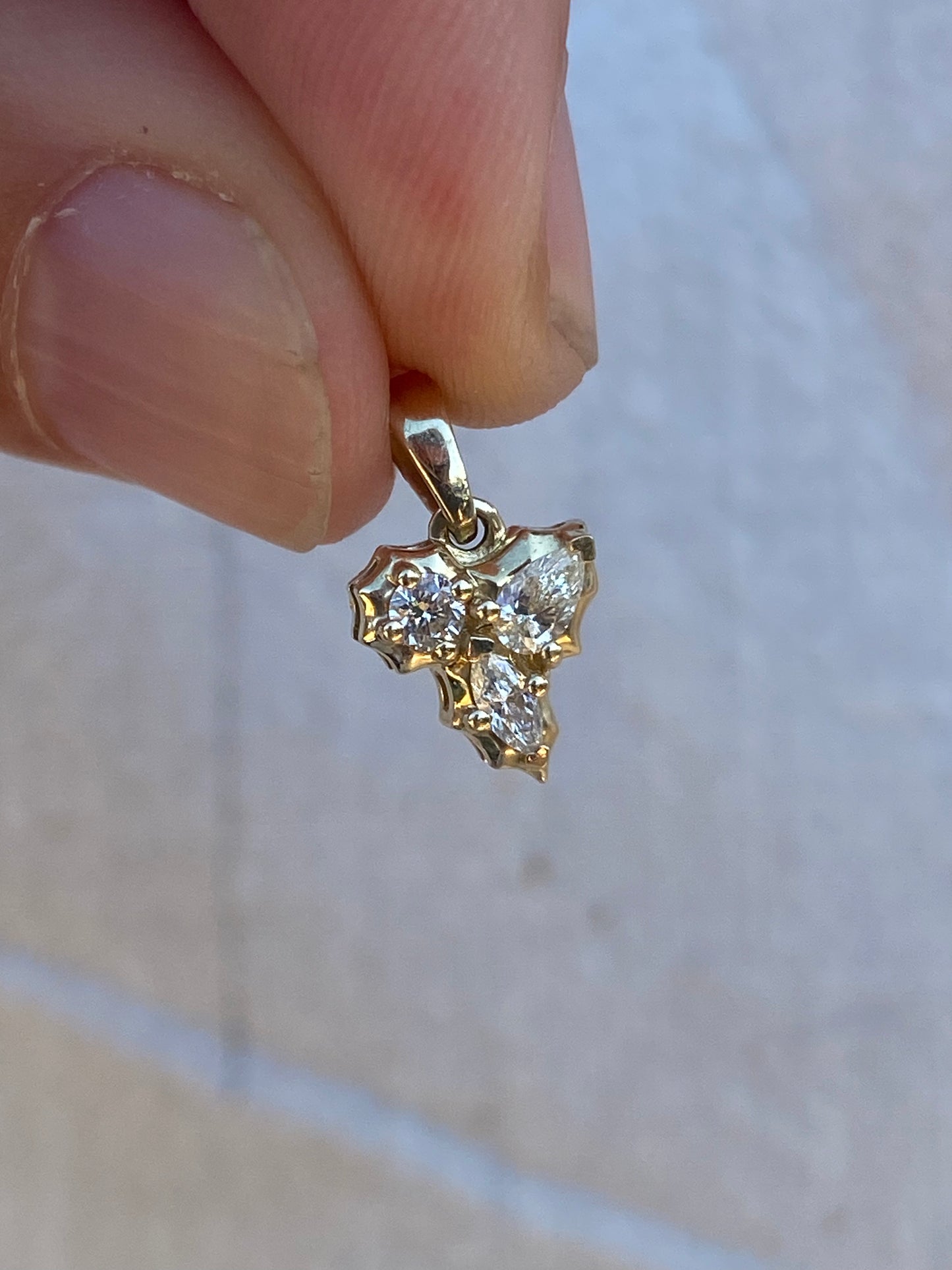 14kt .20ctw diamond trio cluster
