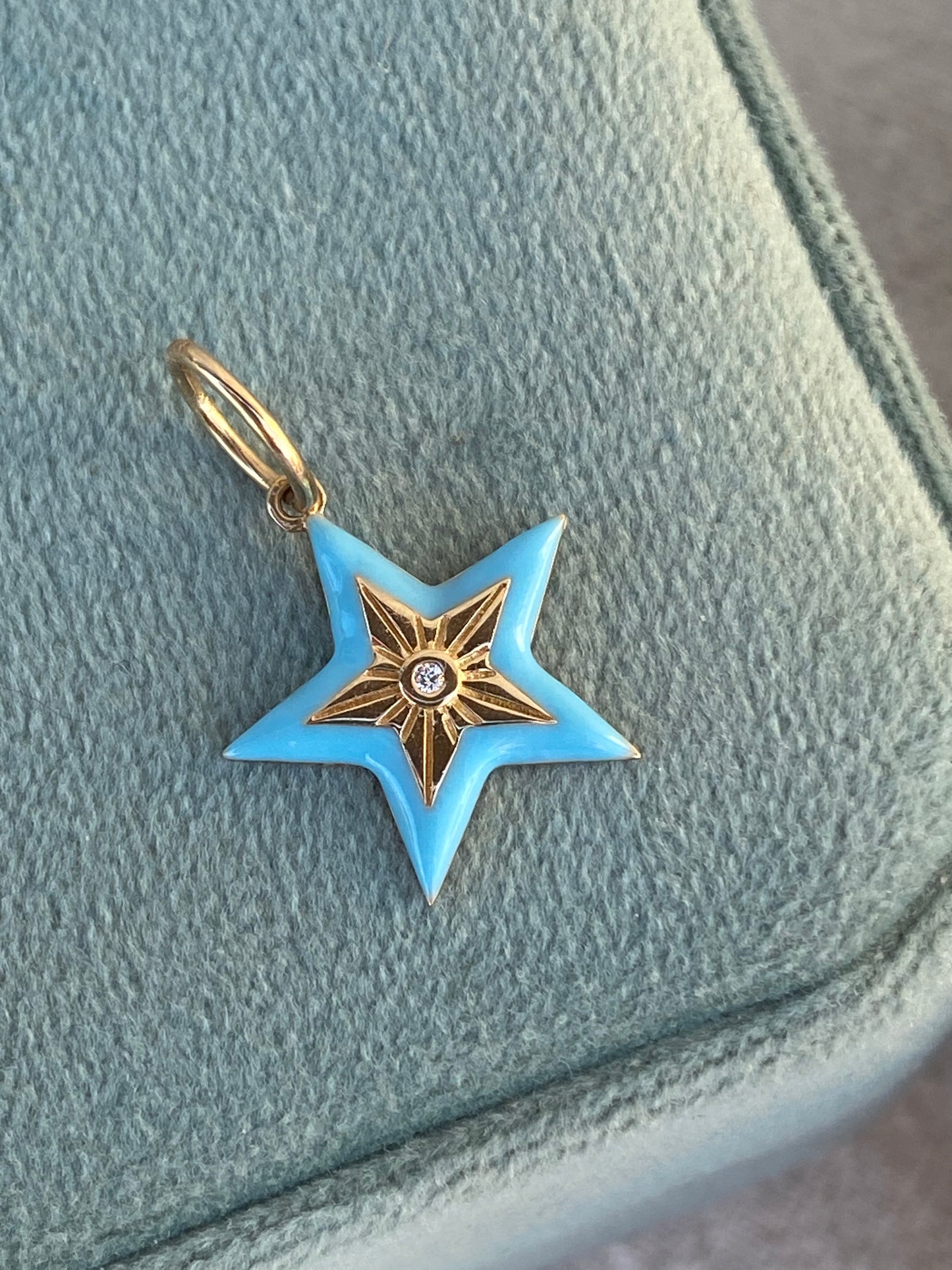14kt fluted diamond enamel star