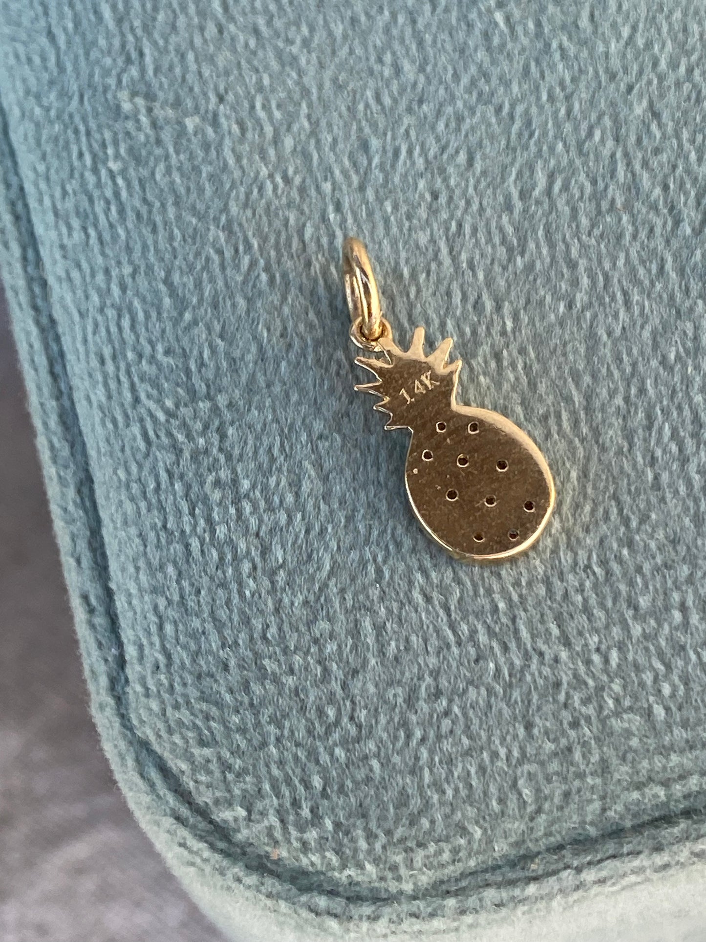 14kt diamond pineapple