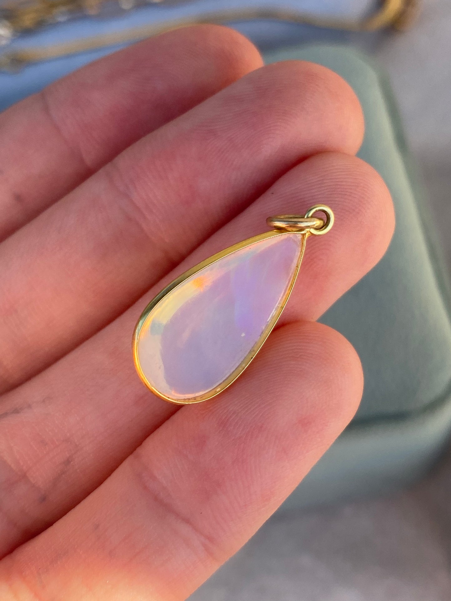 18kt opal cabochon bezel pendant