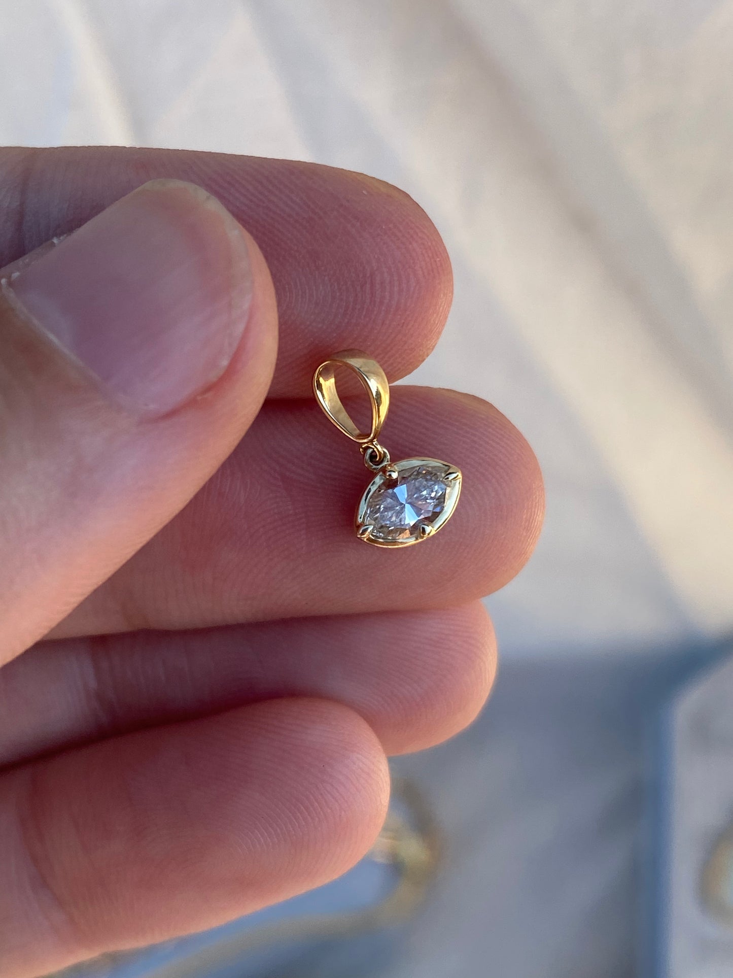 14kt .38ctw marquise diamond pendant