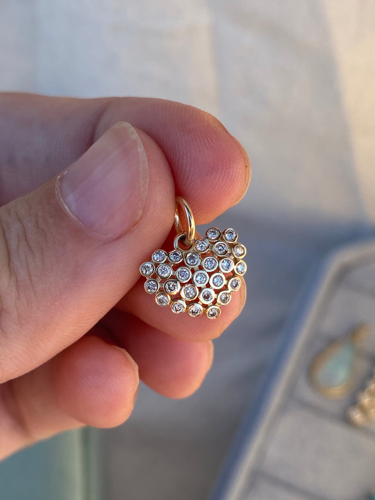 14kt .27ctw bezel diamond heart pendant