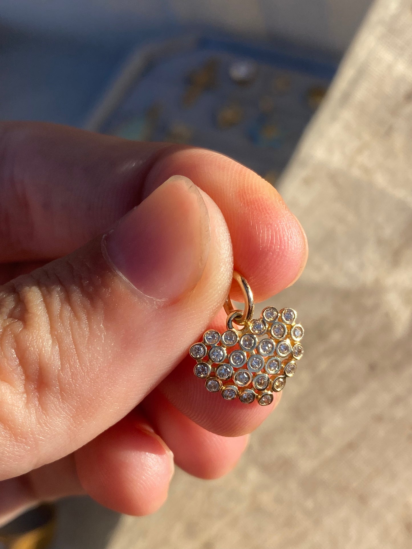 14kt .27ctw bezel diamond heart pendant
