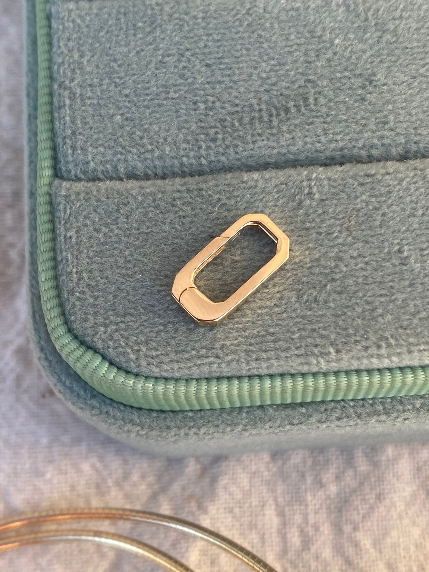 14kt rectangle push connector