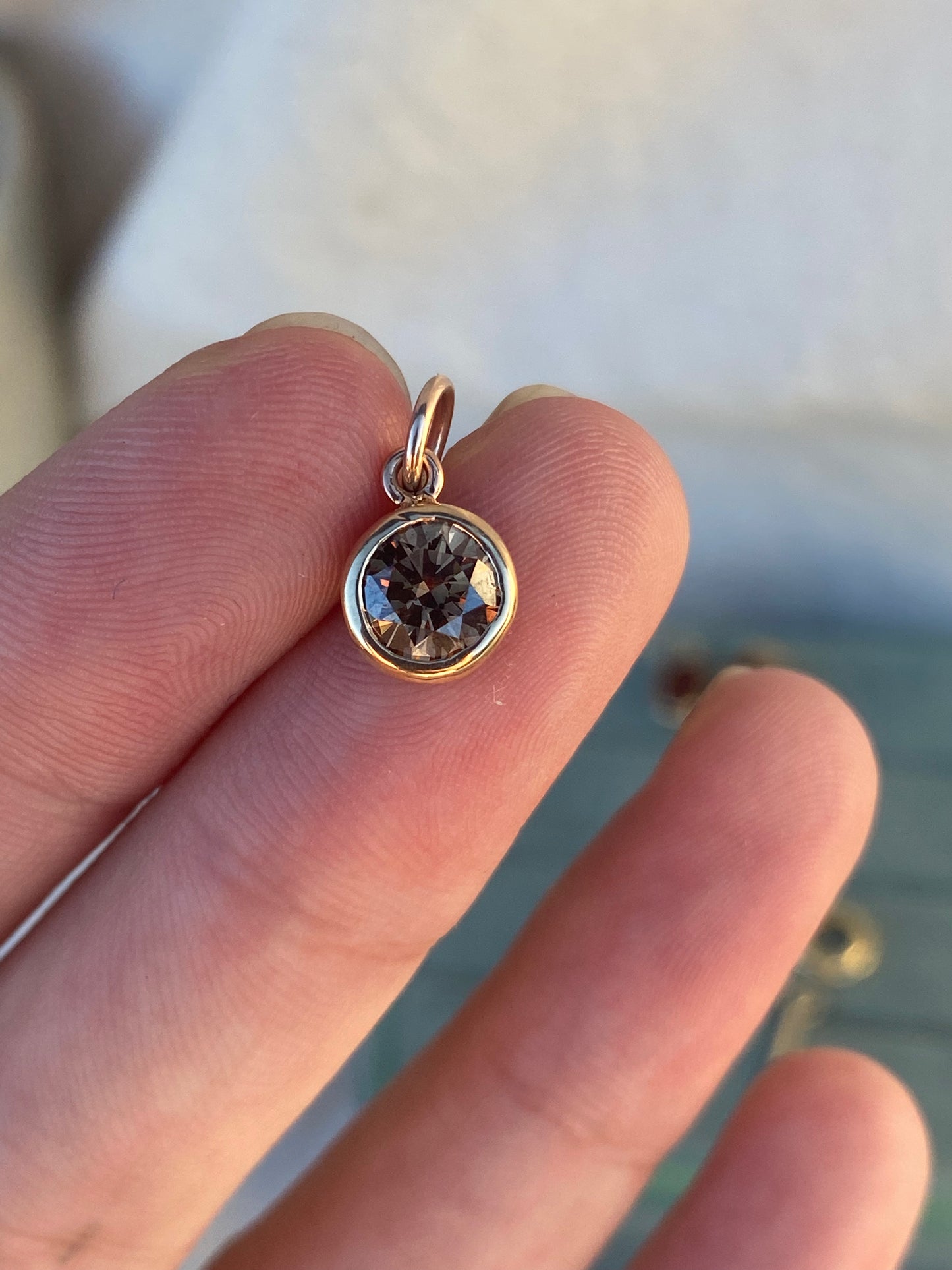 14kt congac bezel diamond pendant