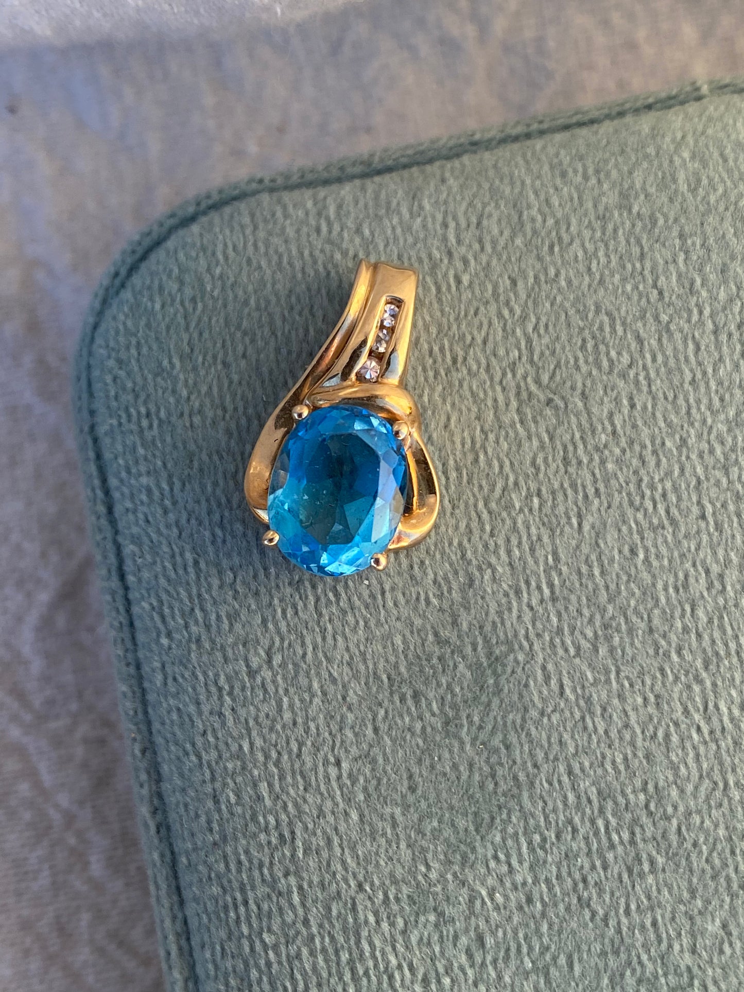 14kt vintage topaz diamond pendant