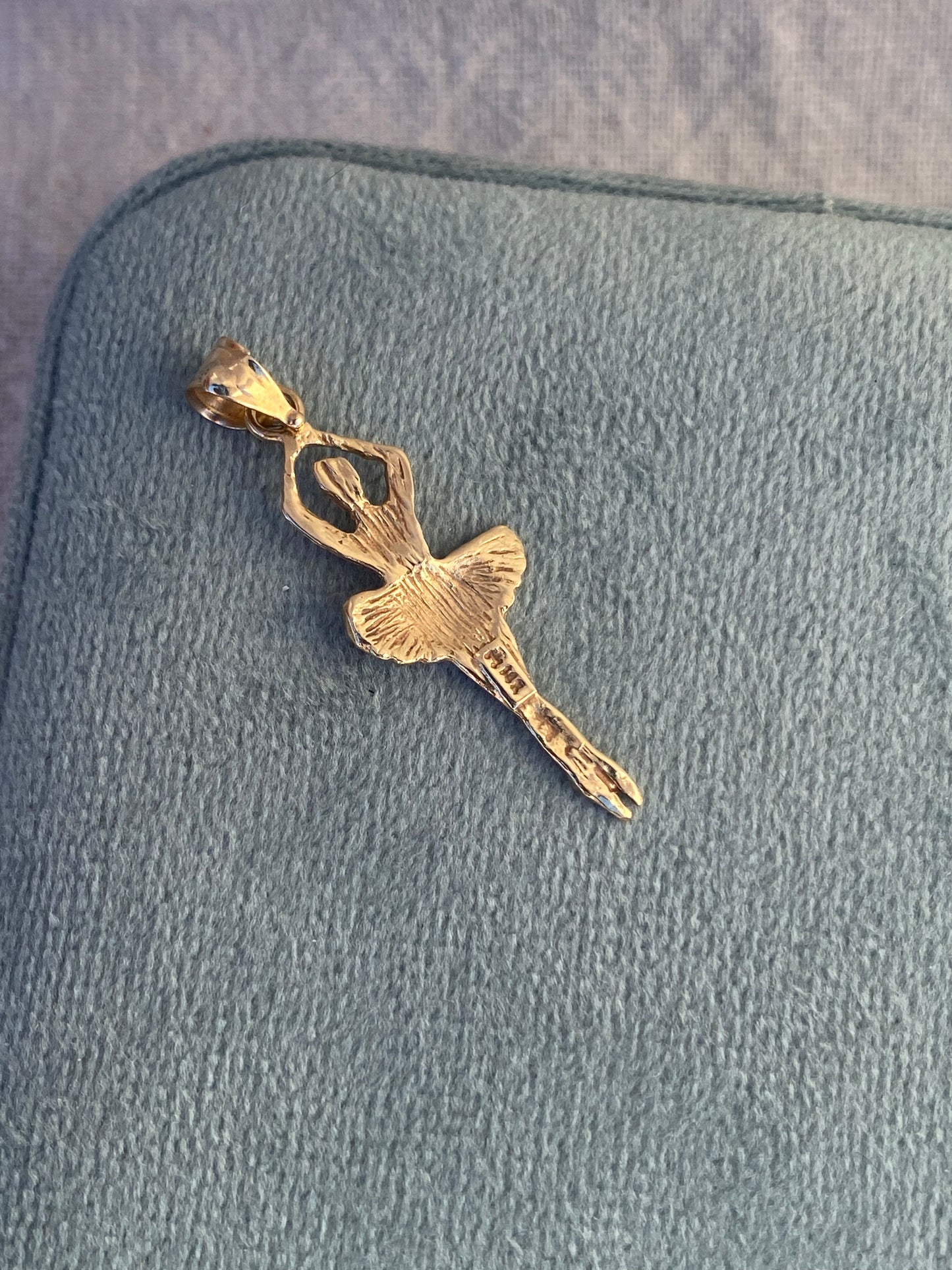 14kt vintage ballerina