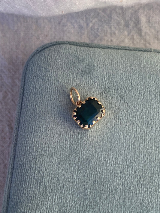 14kt 3.54ctw emerald basket pendant