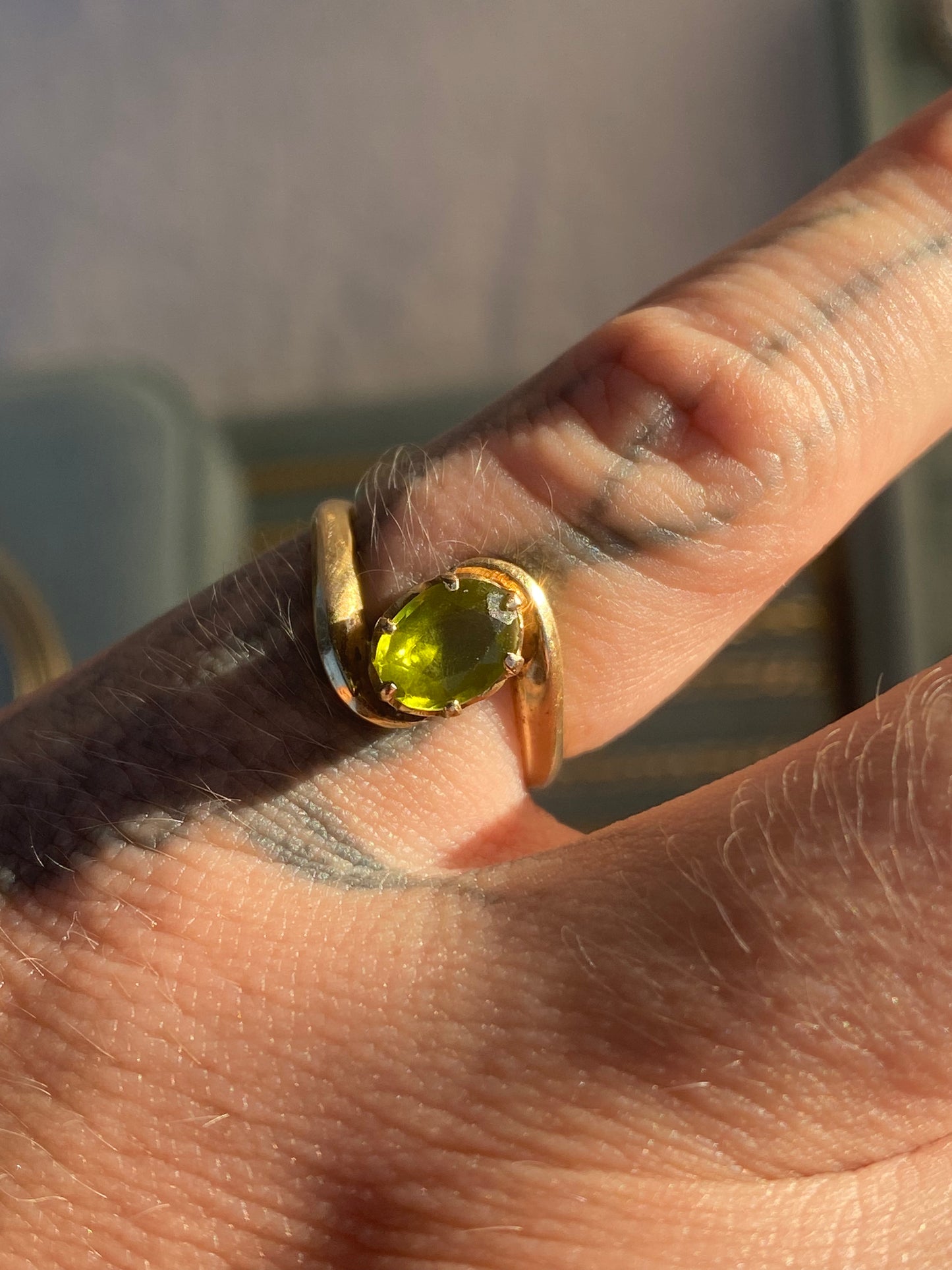 14kt vintage peridot ring