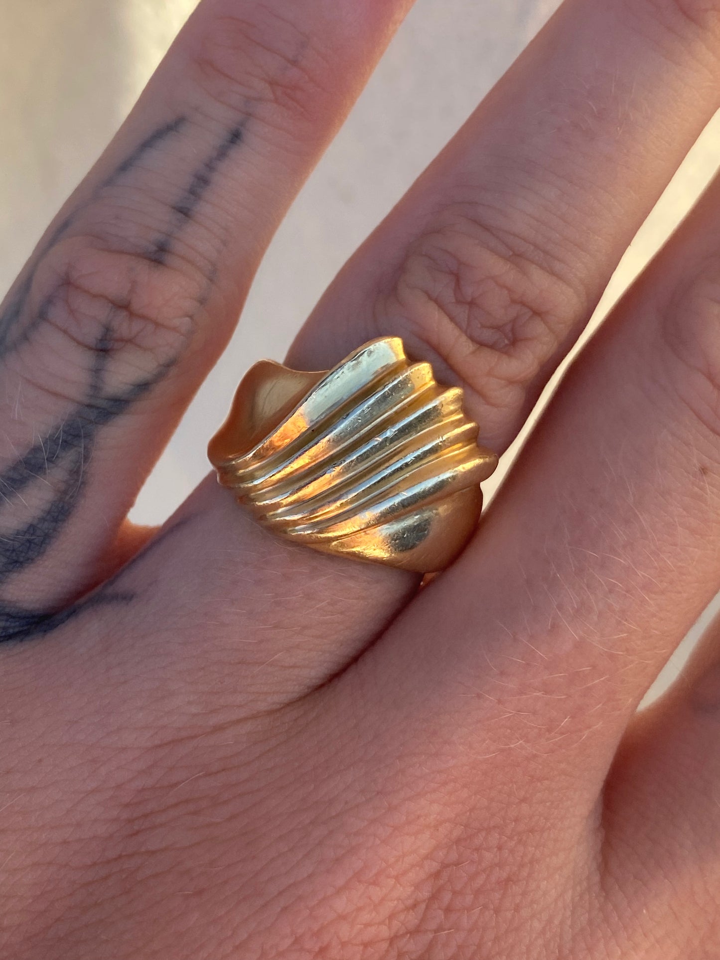 14kt vintage wave ring