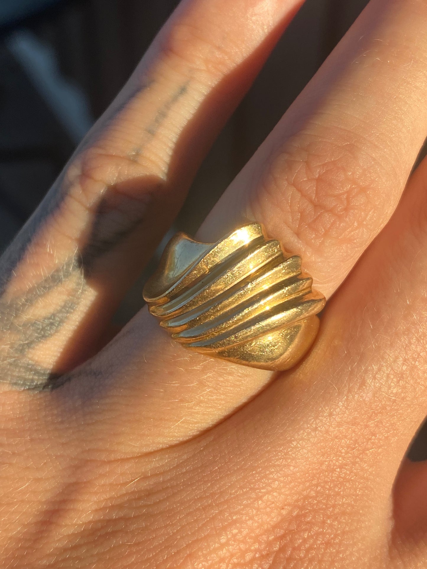 14kt vintage wave ring