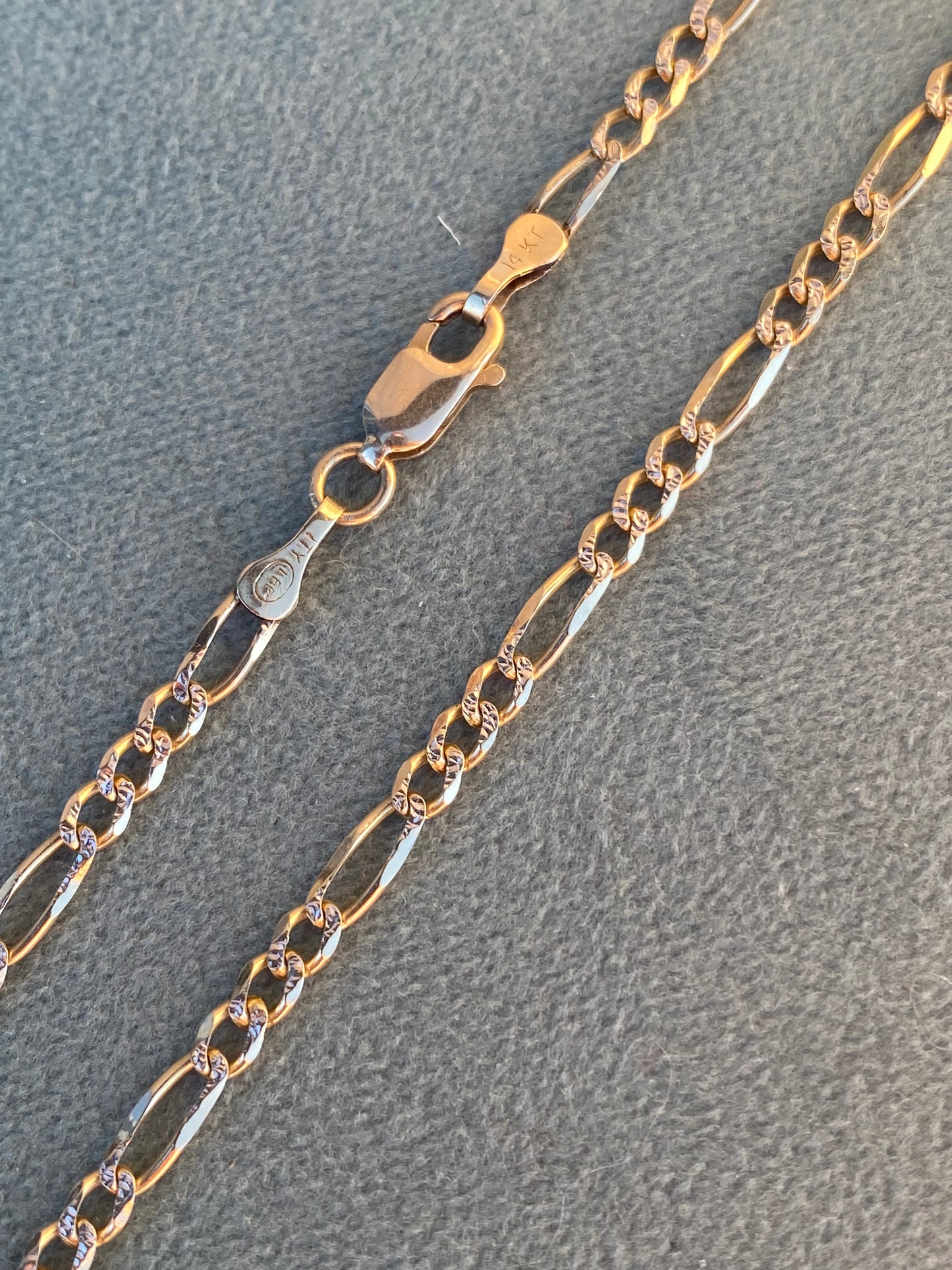 14kt 22" vintage figaro chain