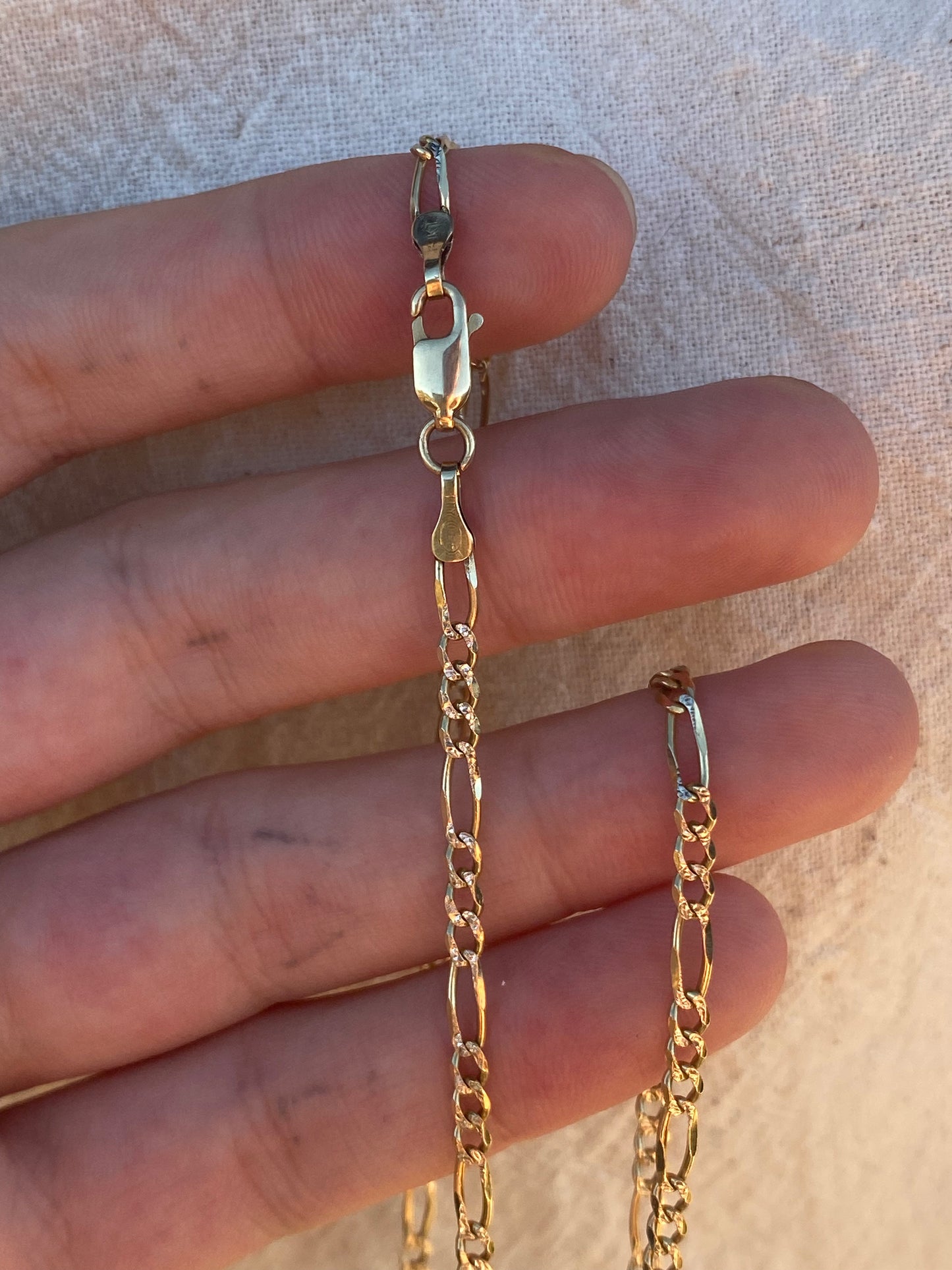 14kt 22" vintage figaro chain