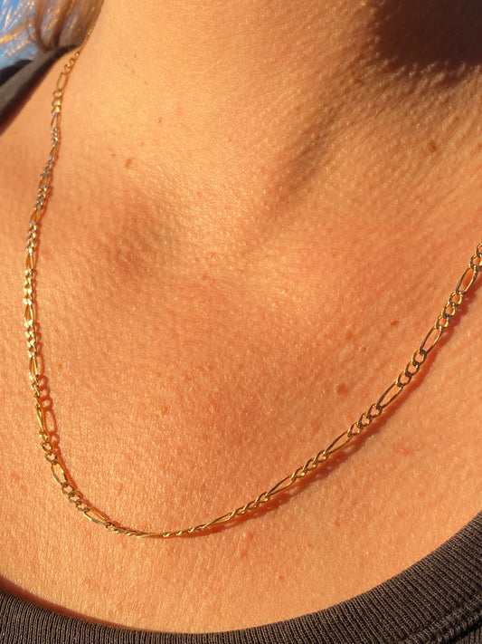 14kt 22" vintage figaro chain